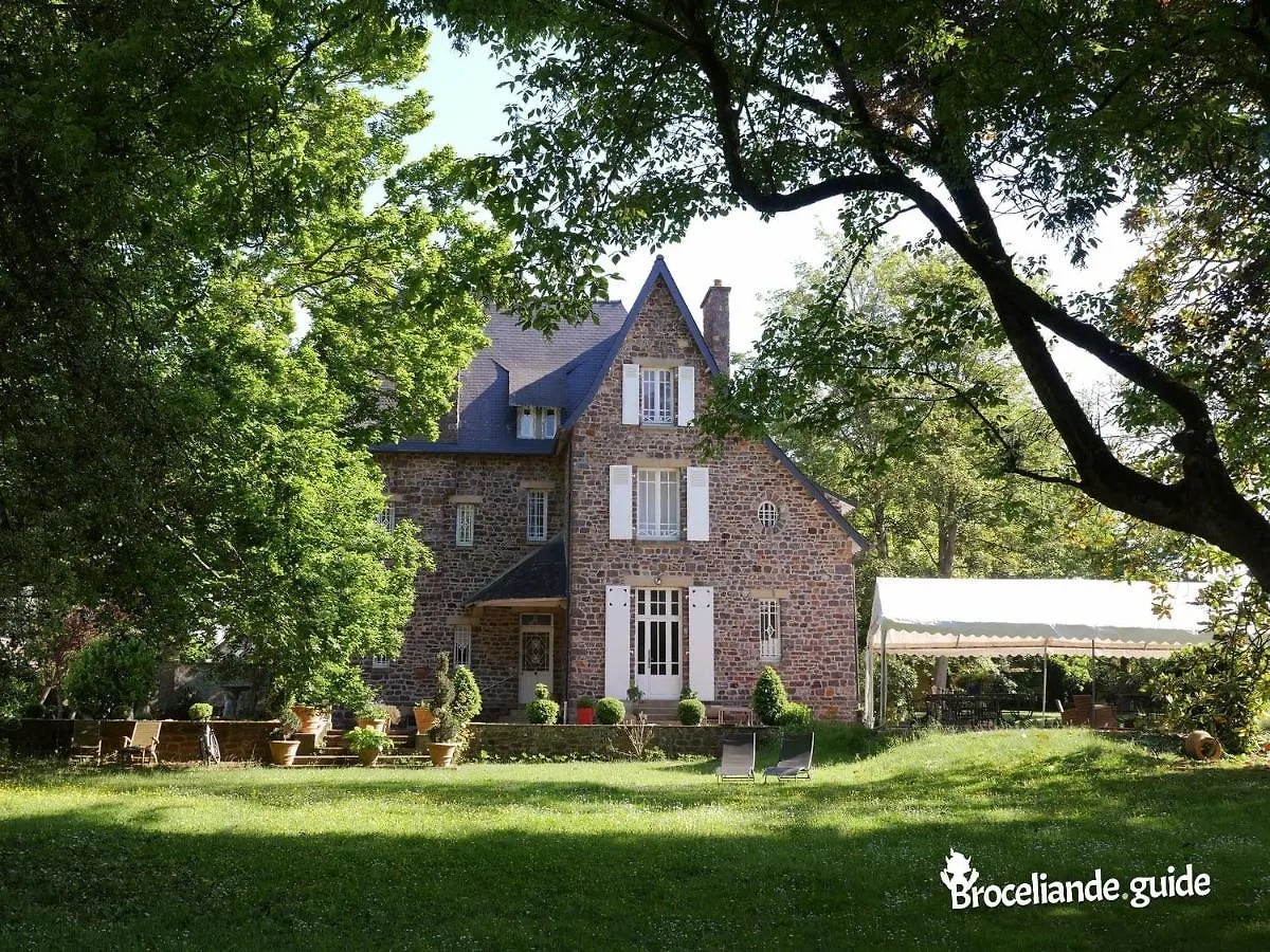 La Maison Rouge Broceliande Montauban-de-Bretagne